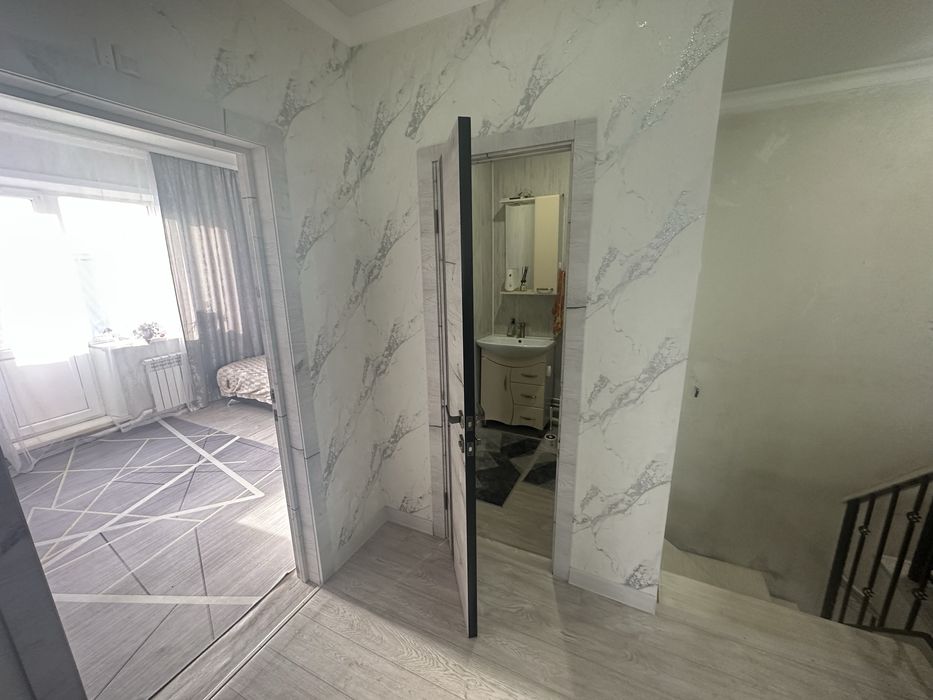 Продам 2х эт. дом