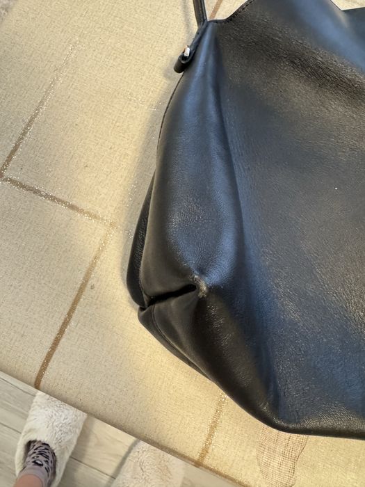 Дамска чанта със среден размер