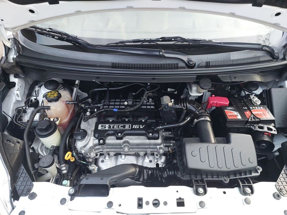 Spark 2018 г. вторая позиция машина чистая пробег 129000 т