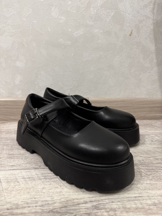 Продам женские туфли мэри джейн