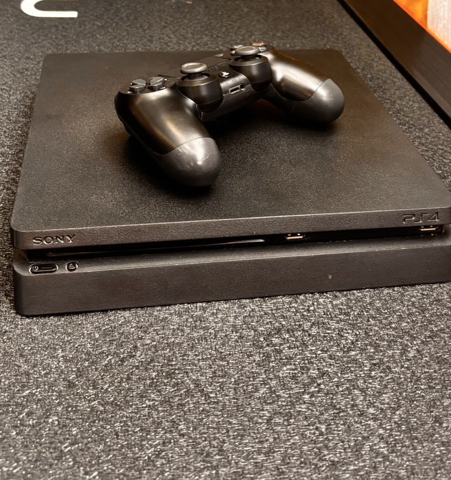 Playstation 4 в отличном состоянии