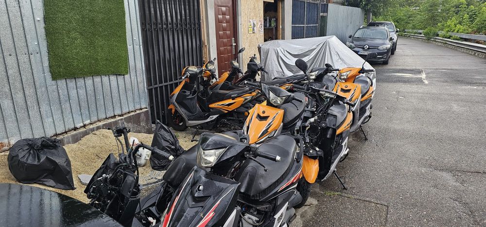Vând 10 scutere model 2022