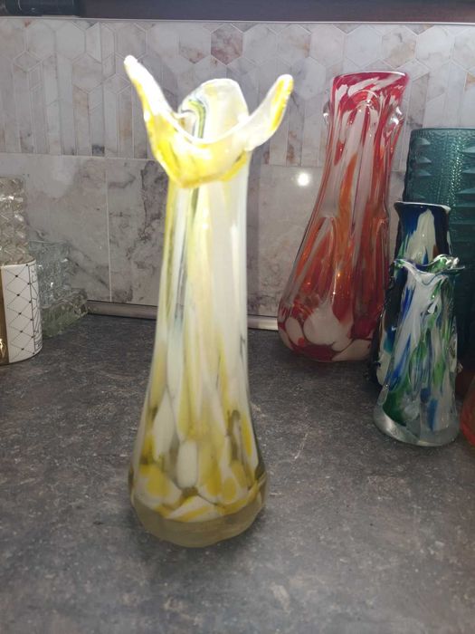 Стъклени вази тип Мурано