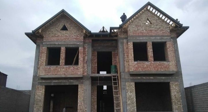 прораб с бригадой