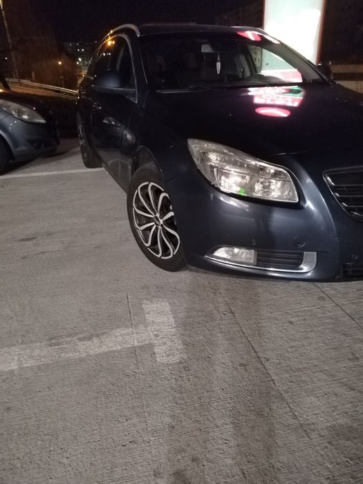 Vând sau schimb Opel insignia