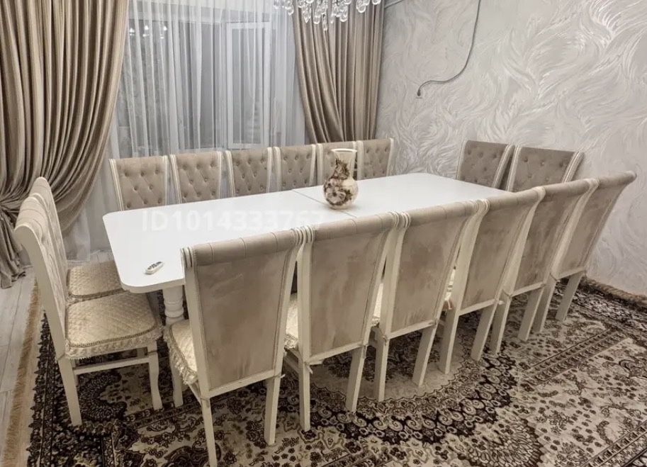 Стол со стульями