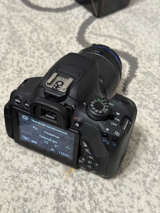 Зеркалка Canon EOS 750D + 2 объектива