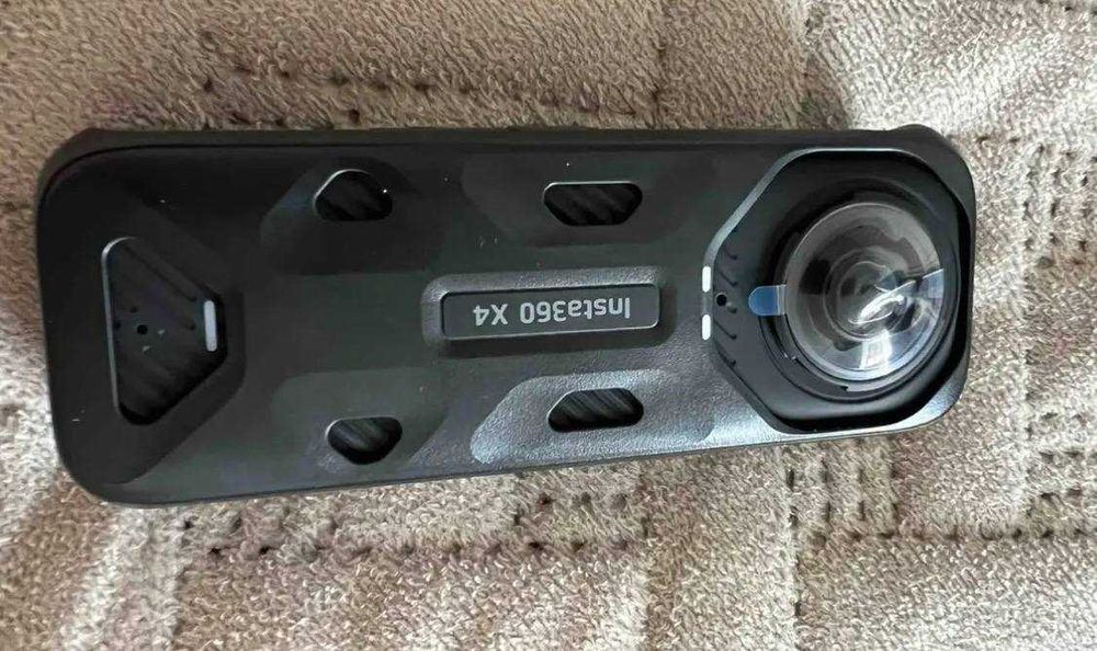 Insta360 X4 новая