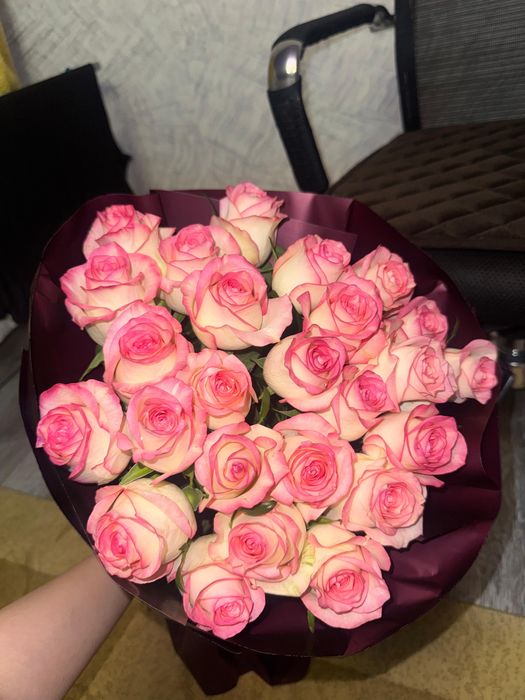 25 штук розовые розы