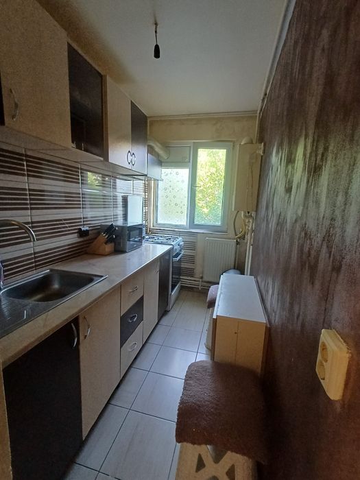 Vând Apartament cu 3 camere , etaj 1