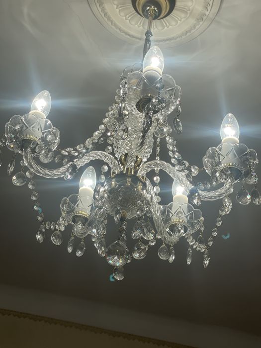Хрустальная люстра