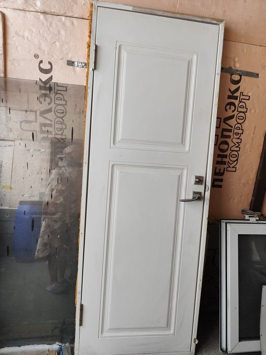 Есік сатылады. 2 есік бар