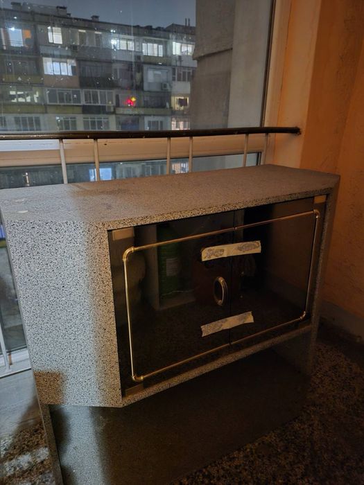 секция със стъклени вратички