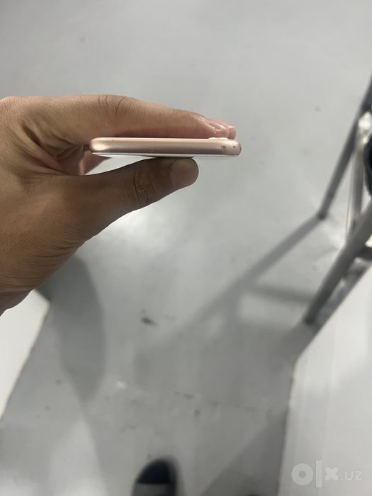 Iphone 8 karobkasi bor