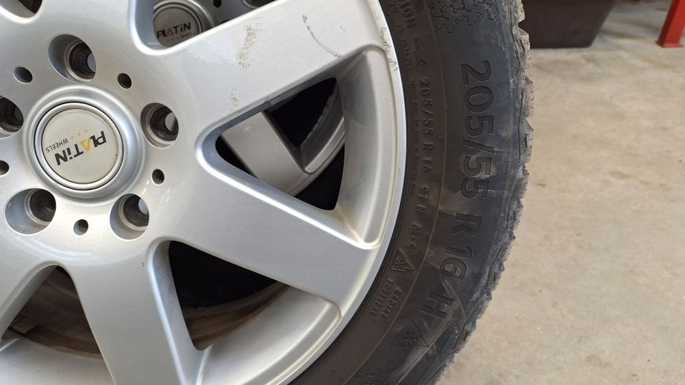 Джанти с гуми 205/55 16 цола