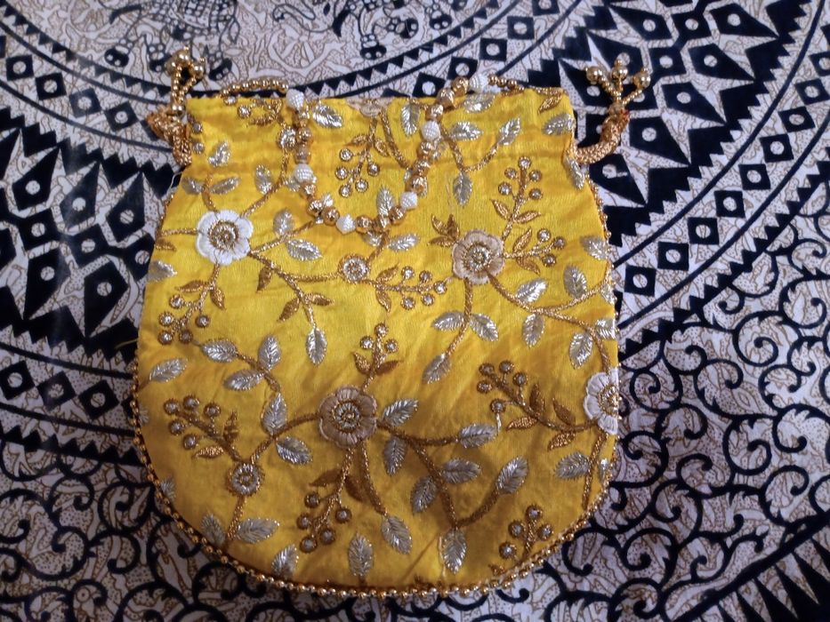 Индийски чантички за съхранение на мала