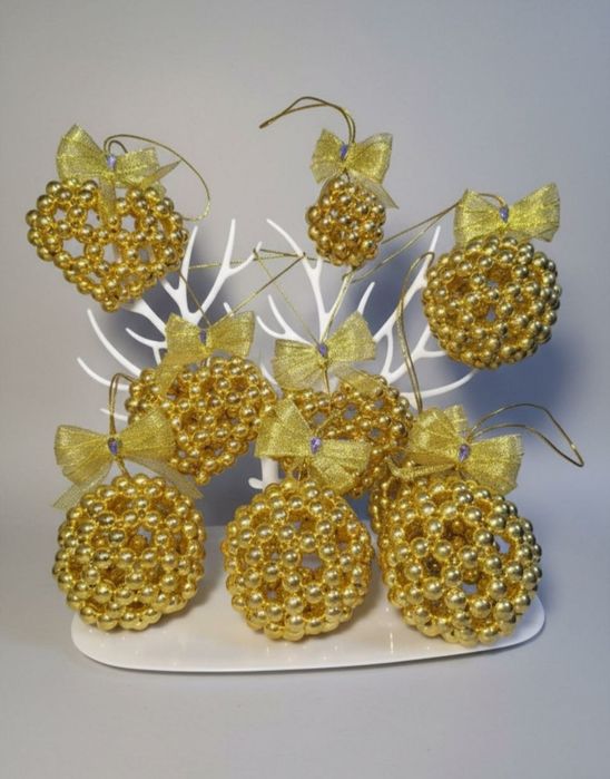 Елочные игрушки...