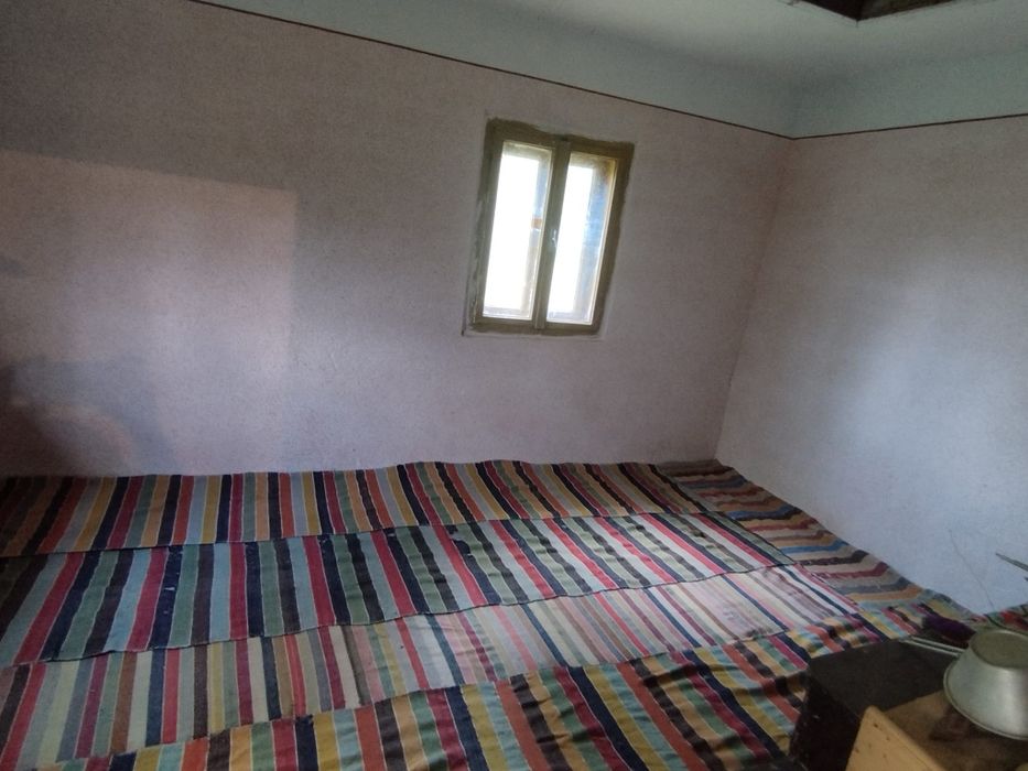 Vând casă+șură de vânzare