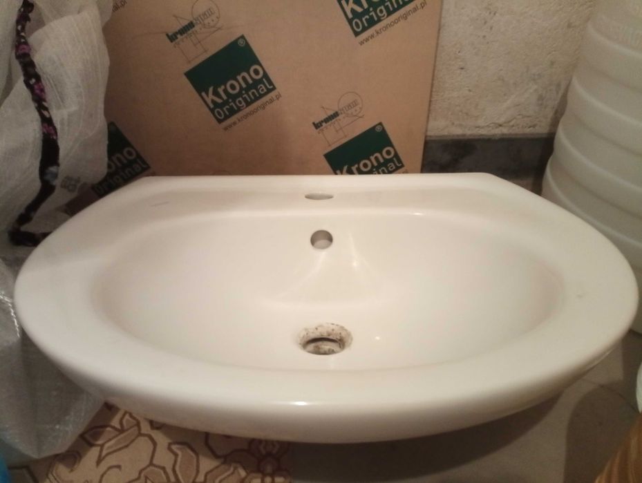 Бяла мивка за баня