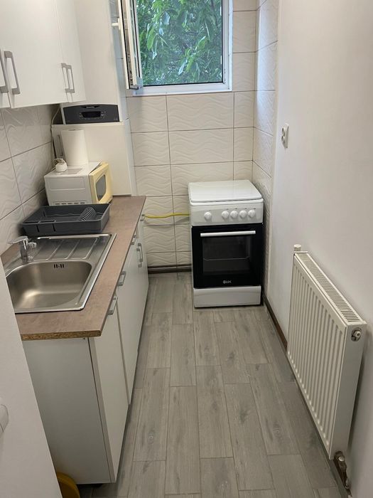 Închiriez apartament