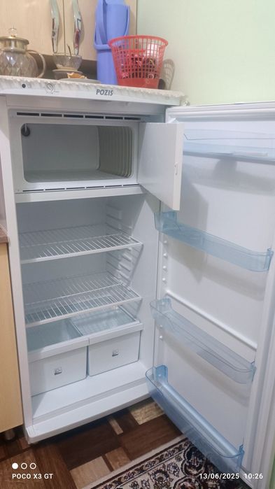 Холодильник  сотилади.