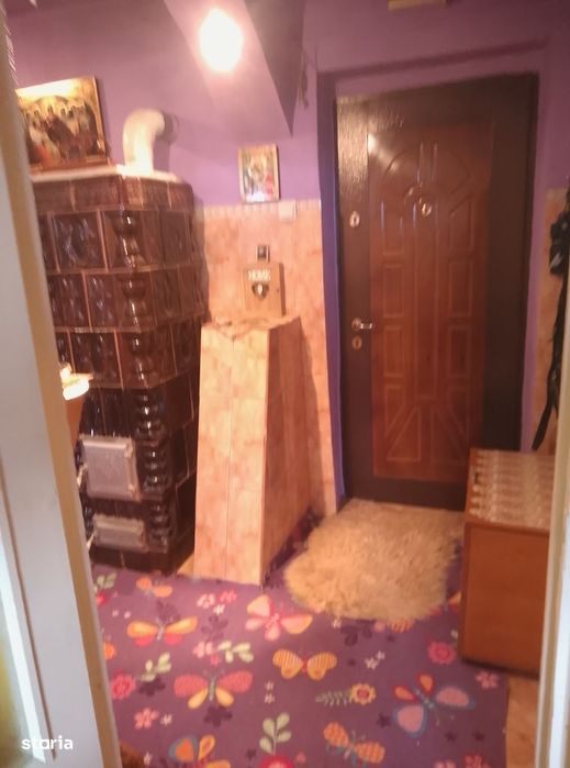 Apartament decomandat cu 2 camere și balcon închis