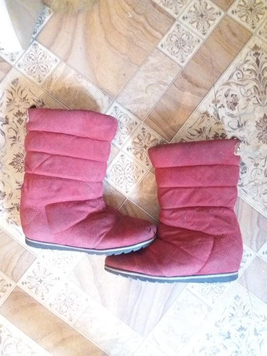 обувь от 35 до  40сапоги разных размеров