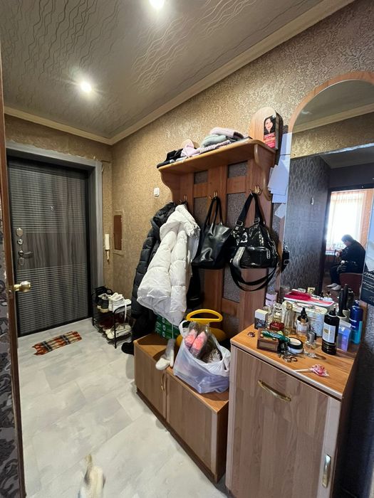 Продам квартиру двух комнатную.