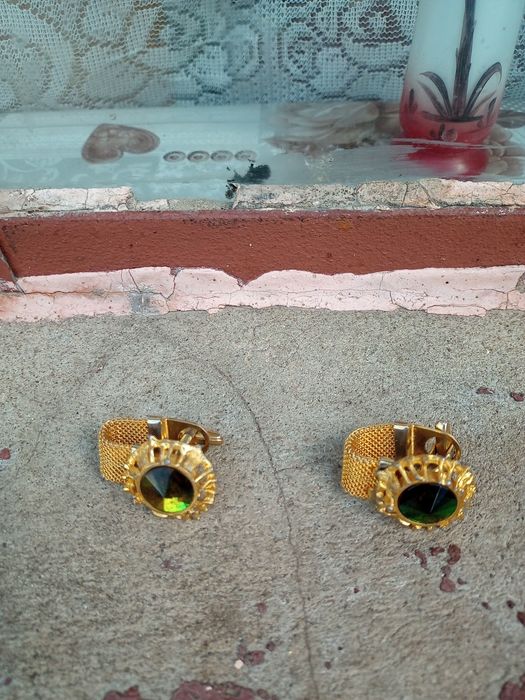 Butoni bărbătești