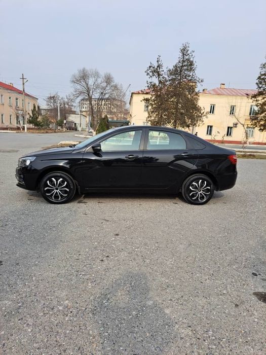 Продаётся Машина