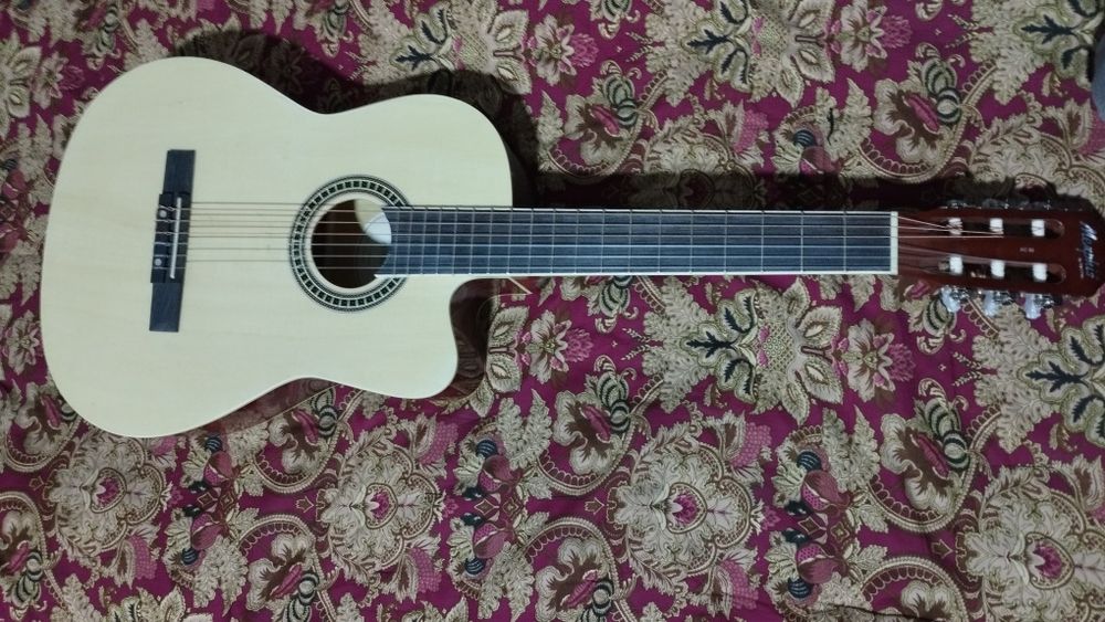 Gitara yangi zur nar