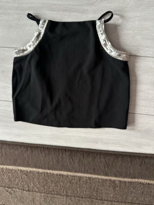 Изрязана пола на талията