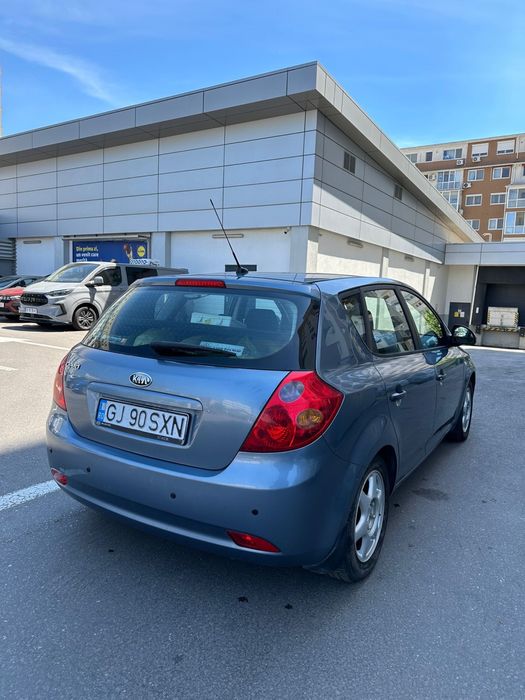 Kia Ceed 2009 • 1.4 Benzină • Unic Proprietar • AC • 2 Seturi Roți • 200.000 km