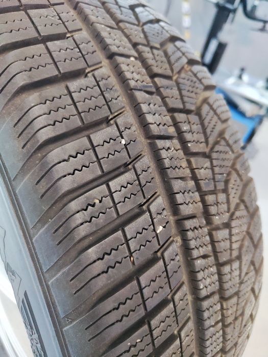 4 бр зимни Hankook 205/60/16