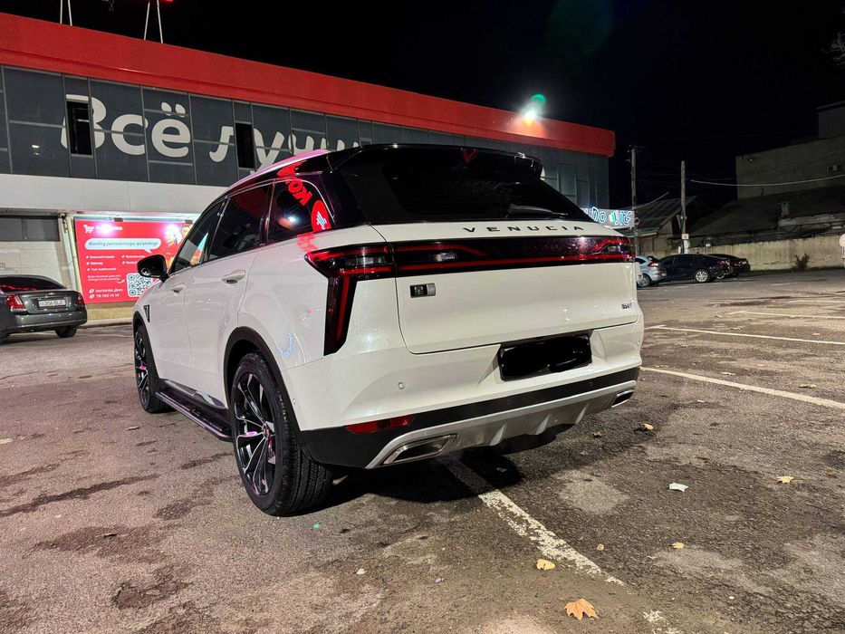 Dongfeng Nissan Venucia Star