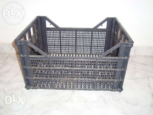 Продавам пластмасови касетки и кашони от банани