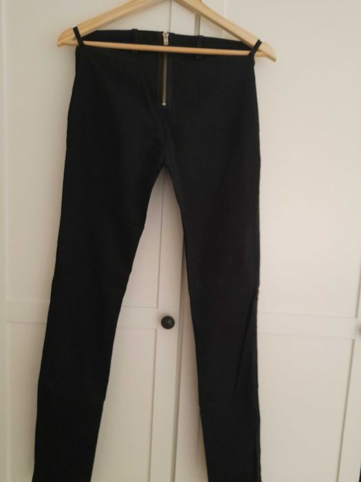 Blugi Acne Studios, nr.36-38, 130 lei