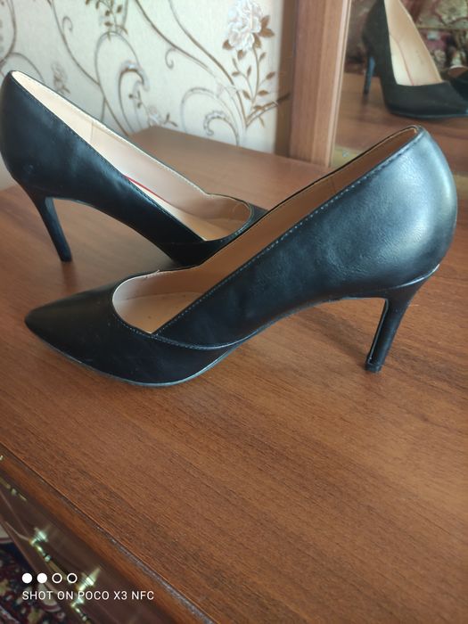 Продам туфли черные классические