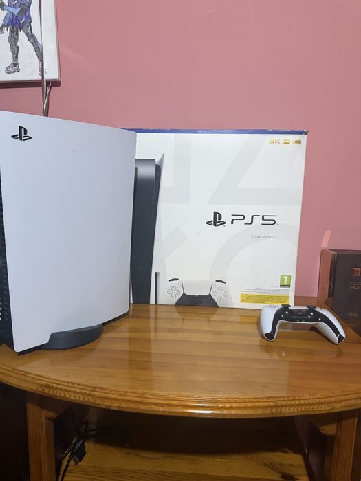 Конзола PS5 с 1 терабайт памет