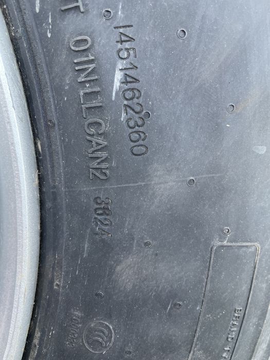 Продам шины с дисками на трал автовоз