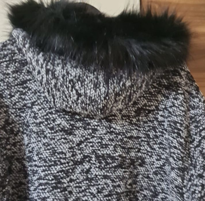 Cardigan elegant gri-negru cu blană – mărimea XXXL