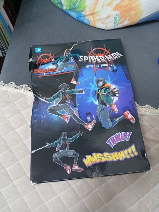 Продам фигурку человека паука