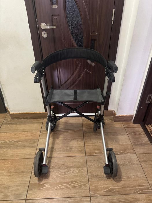 Cadru rulant din aluminiu cu roti mari transport batrani dizabilitati