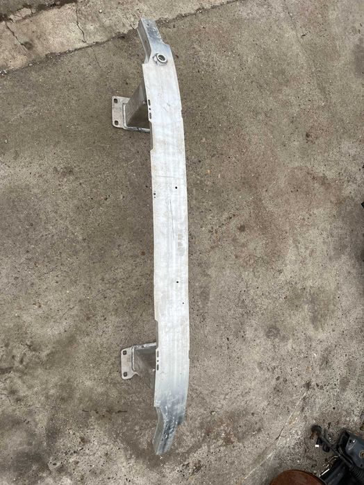 Греда Audi A6 c8