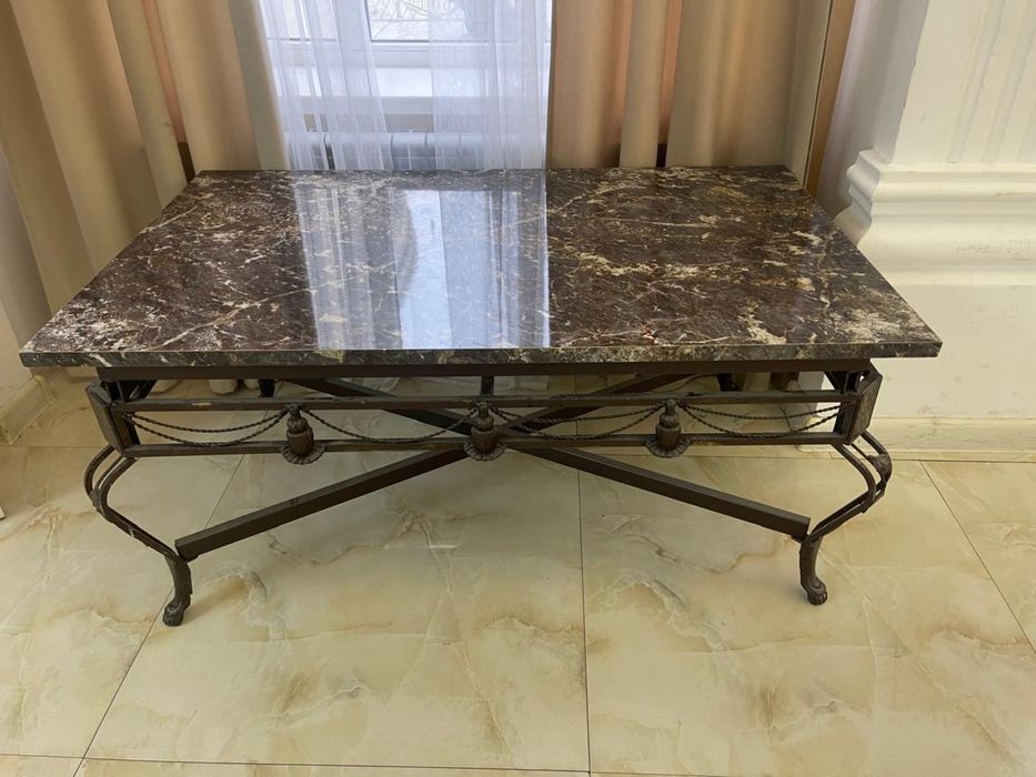 срочно продам стол