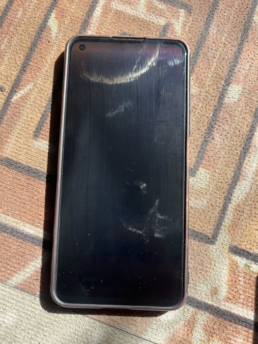 Продам телефон срочно