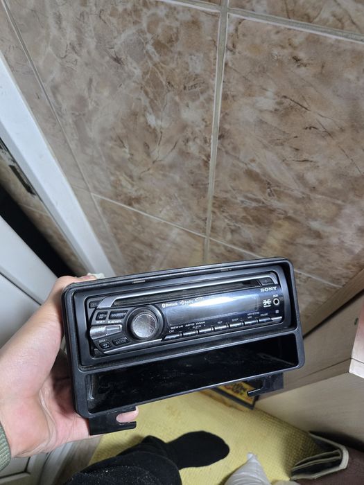 АвтоМагнитофон в хорошем состояние