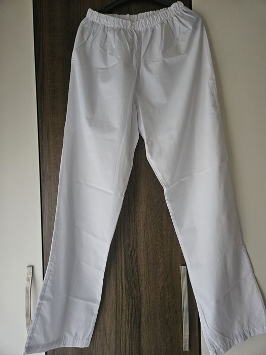 Бял медицински панталон