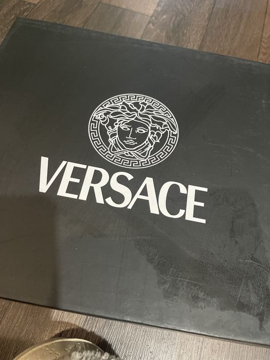 Туфли Versace на высоком каблуке братц