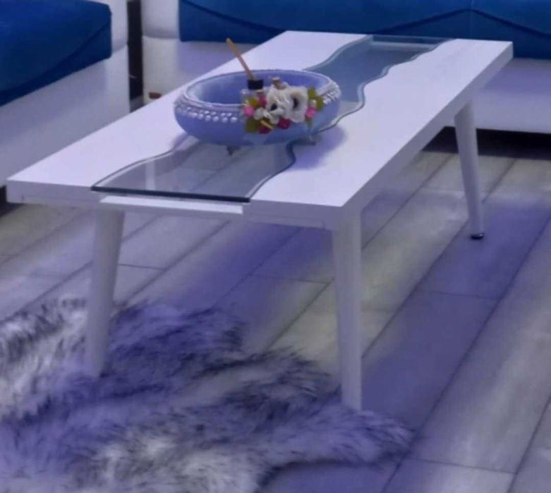 холна маса , почти неизползвана.